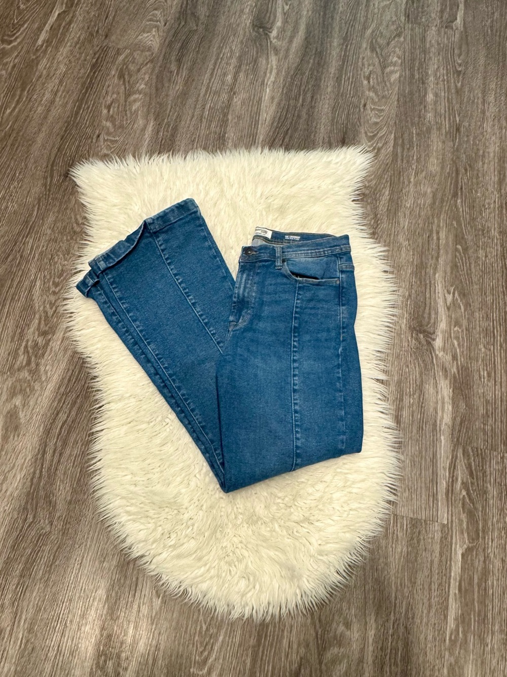 Kensie Vintage Luxe "The Savannah" High-Rise Flare Jeans. Size 10/30